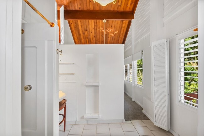Building Photo - Kona Oasis with Stunning Ocean Views