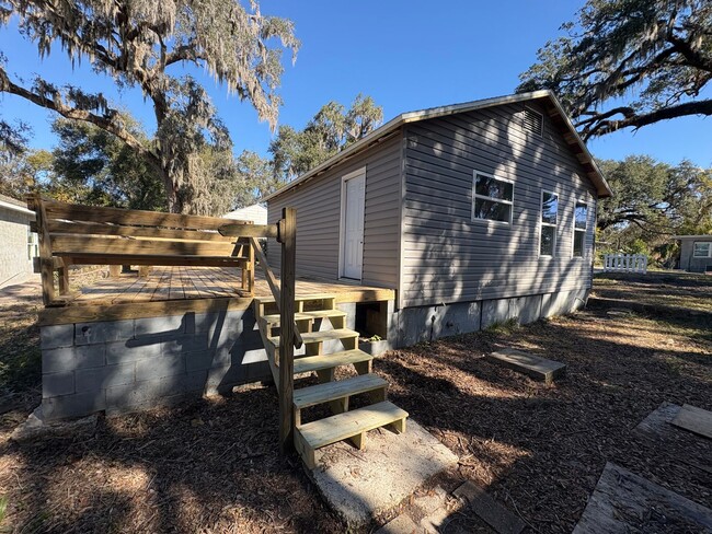 Building Photo - 1-Bed, 1-Bath Standalone Home in Leesburg