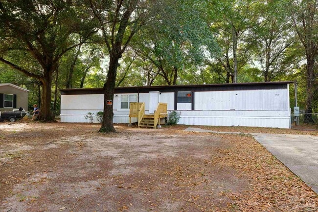 Building Photo - 4413 Basswood St