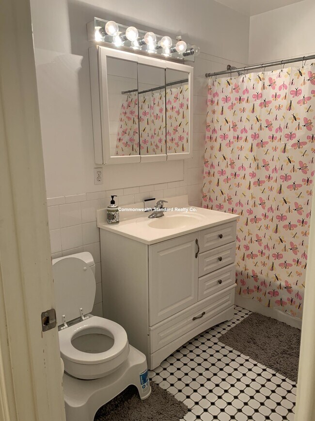 Building Photo - 76 Quint Ave