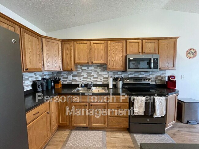 Building Photo - 2520 5th St W