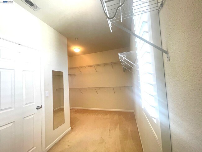 Building Photo - 1669 Marina Way