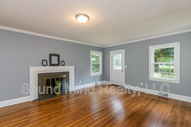 Building Photo - 3504 Hawthorne Rd