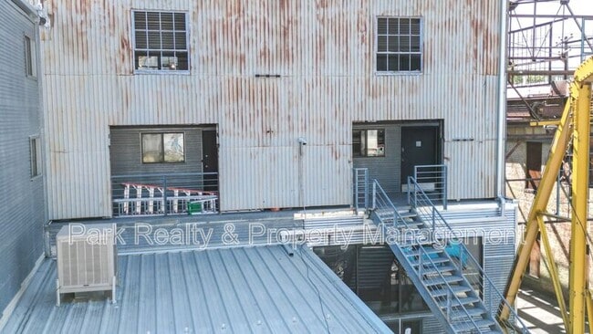 Building Photo - 3377 Blake St