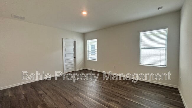 Building Photo - 1676 Hummingbird Rd