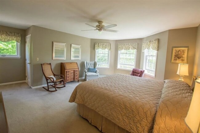 Building Photo - Spacious 4-Bedroom Home for Rent in Williston, VT