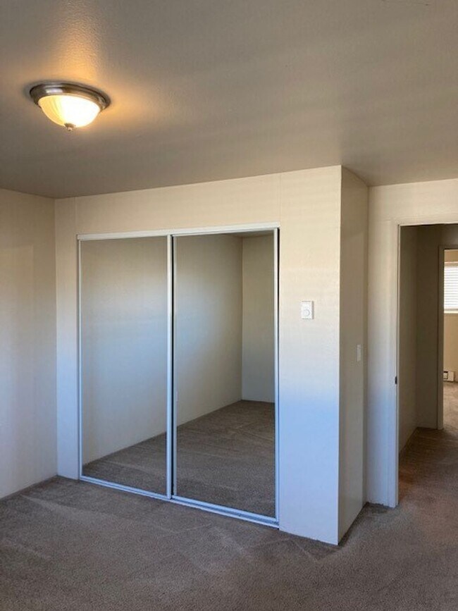 Building Photo - 1407 NW Kings Blvd