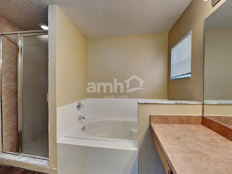 Building Photo - 30742 Pga Dr