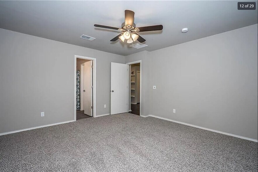 Building Photo - 2600 NW 185th St