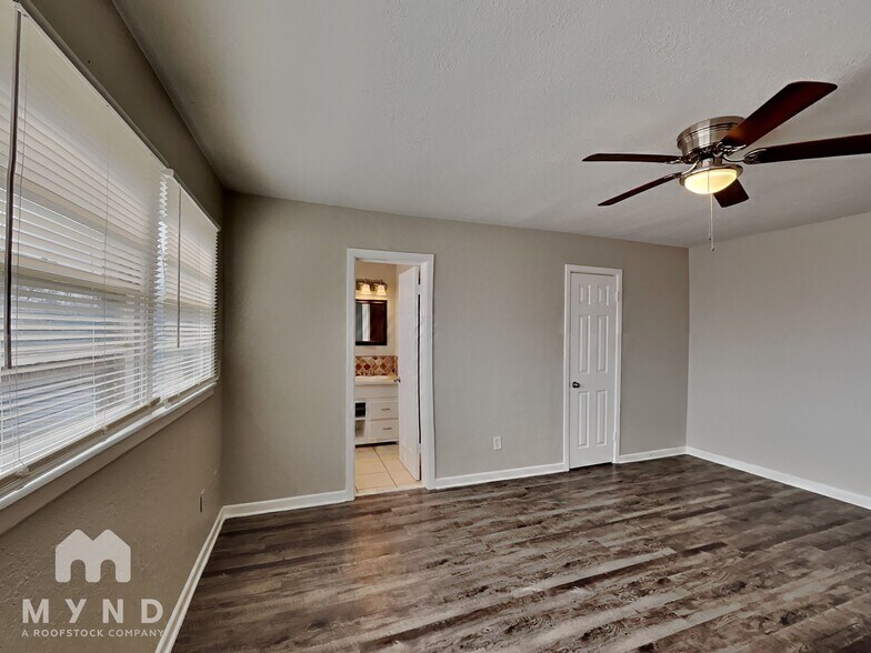 Building Photo - 3613 40th St