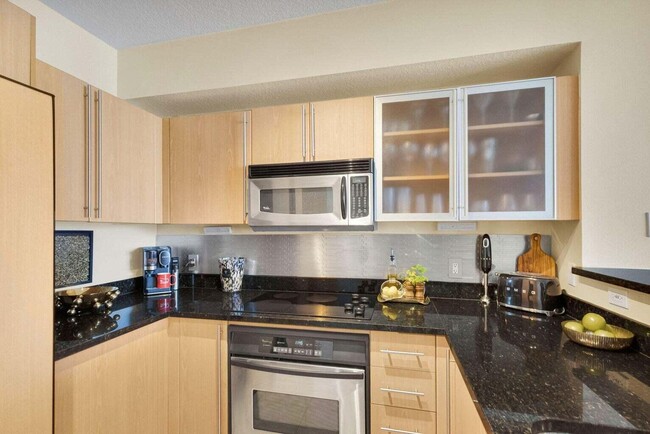 Building Photo - 1551 N Flagler Dr