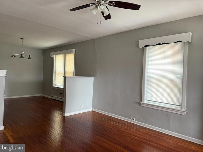 Building Photo - 15 E Brown St