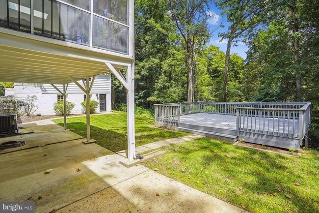 Building Photo - 8501 Canterbury Dr