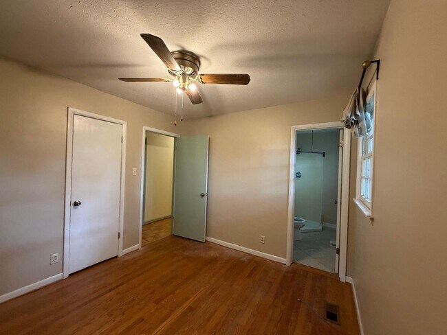 Building Photo - 120 Forrest Dr