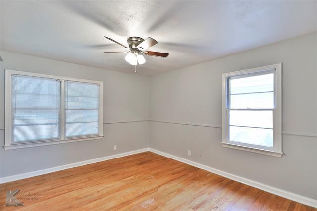 Building Photo - 726 Woodlawn Dr