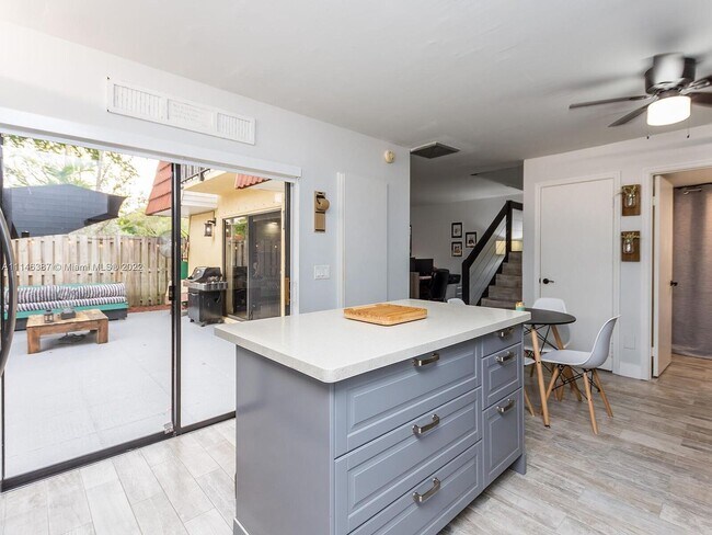 Kitchen - 9956 NW 6th Plz