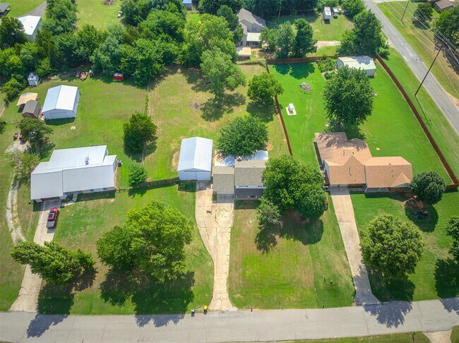 Building Photo - 1170 Mockingbird Cir