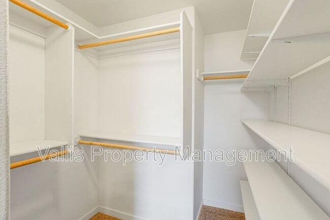 Building Photo - 2387 Equestrian Loop S