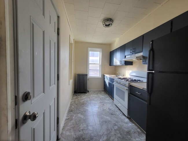 Building Photo - 902 N 5th St