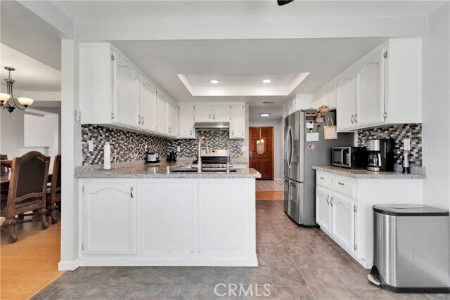 Building Photo - 26665 Lakeview Dr