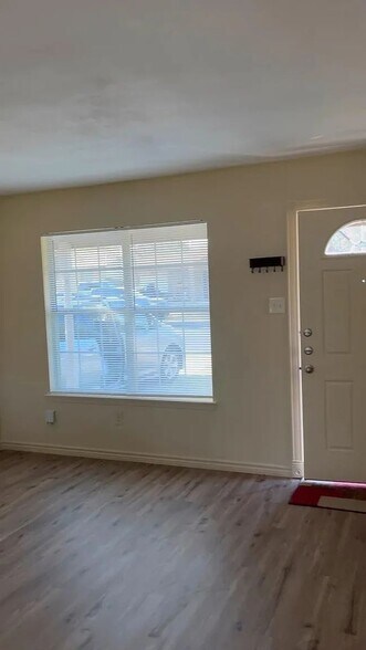 Building Photo - 11414 Cedar Corral Dr