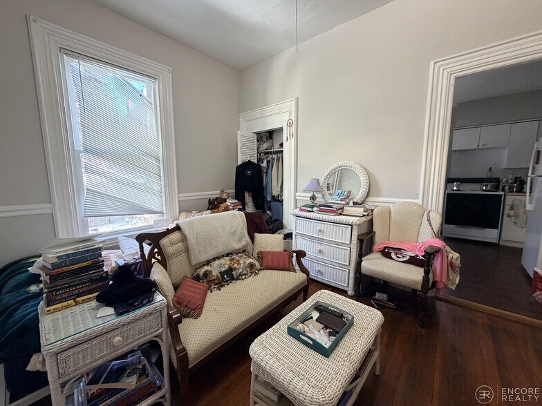 Building Photo - 8A Forest St. Unit 1L