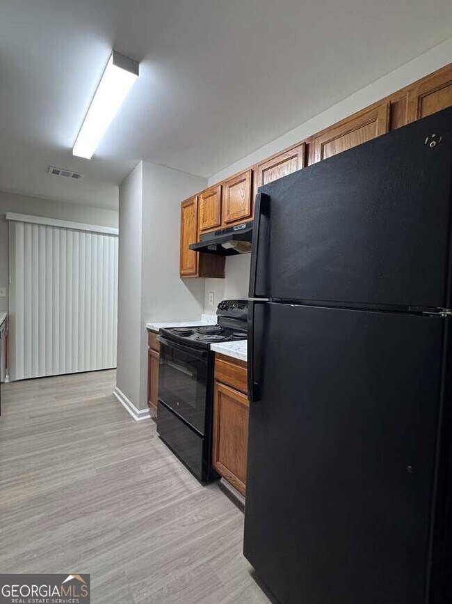 Building Photo - 400 Stonehaven Cir