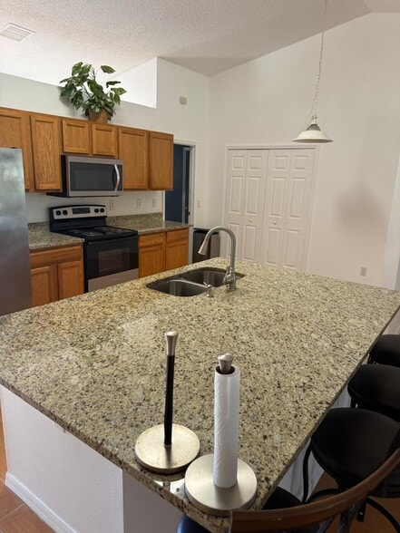 Building Photo - 1013 SW London Ln