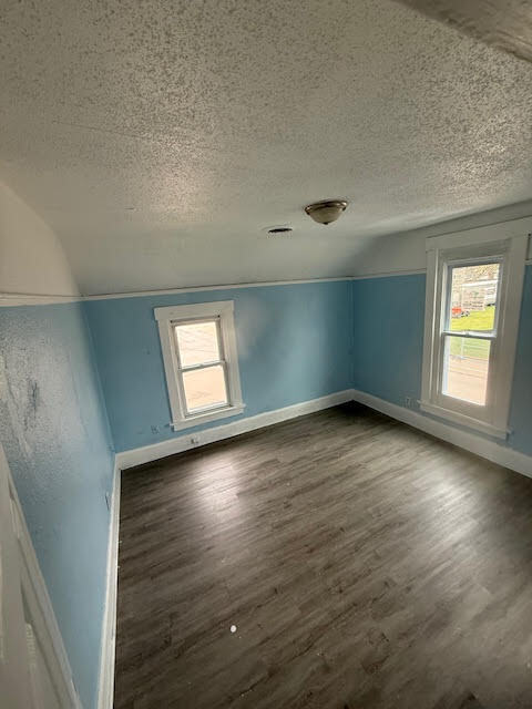 Building Photo - 425 Stanley St