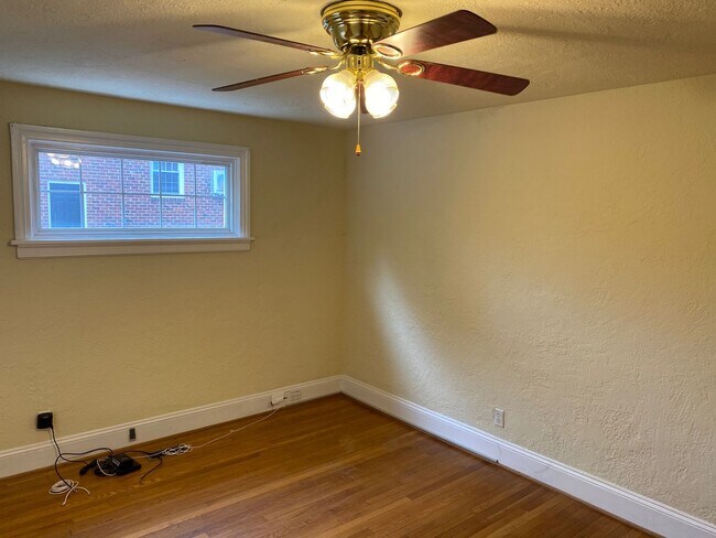 Building Photo - 208 N Nansemond St