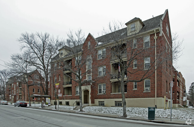 Primary Photo - Tudor Court