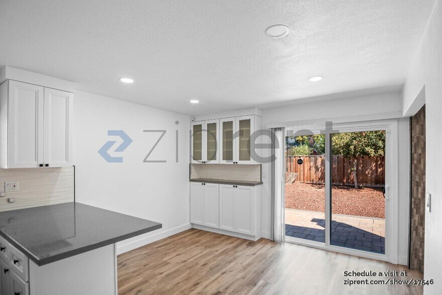 Building Photo - 999 Rawlings Dr