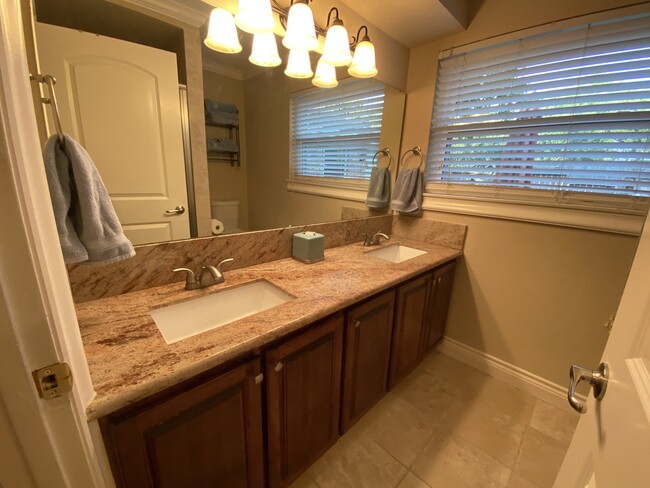 Master Bathroom - 5802 W Bellfort St