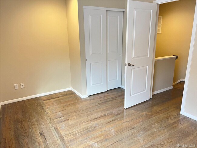 Building Photo - 60 Marwood Rd N