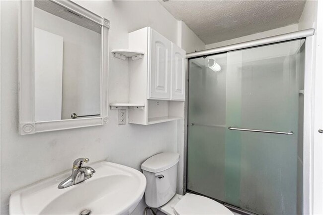 Building Photo - 8827 Applegate Ln