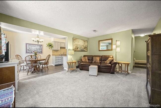 Building Photo - 9786 Orangewood Dr