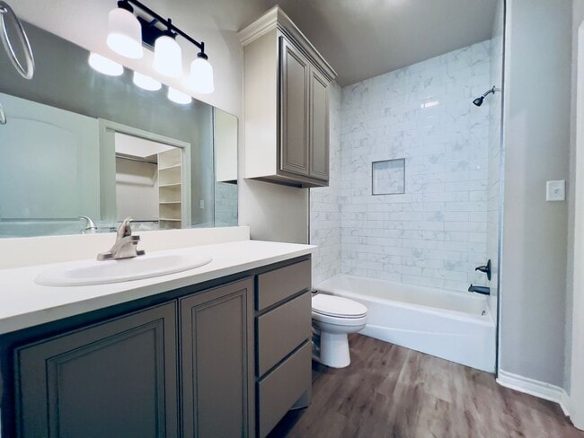 Building Photo - 9804 Avenue U