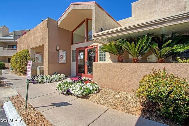 Building Photo - 4850 E Desert Cove Ave