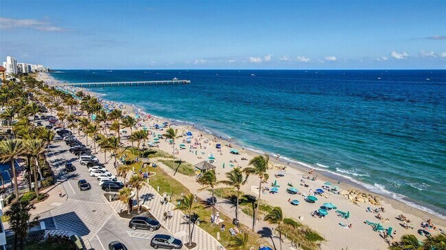 Building Photo - 330 SE 20th Ave