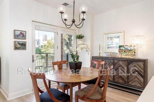 Building Photo - 1631 Emerson St