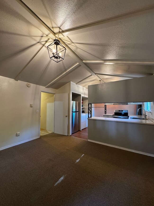 Building Photo - 1806 Parklane Ave