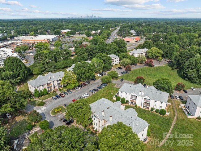 Building Photo - 6203 Rosecroft Dr