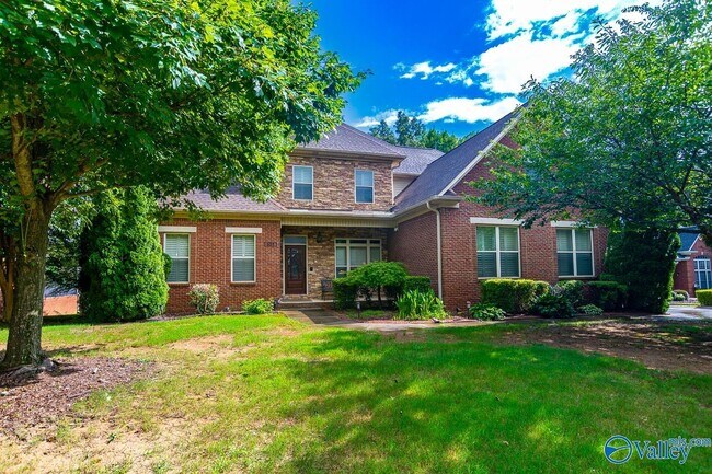 Building Photo - 305 Walden Glen Ct