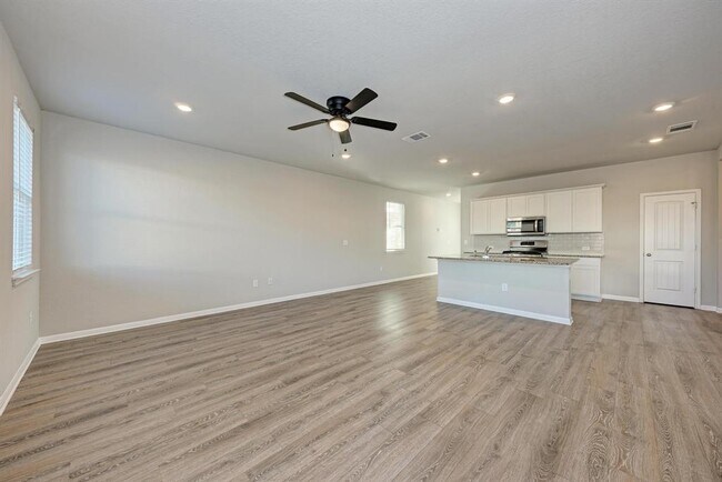 Building Photo - 1232 Vogel Dr