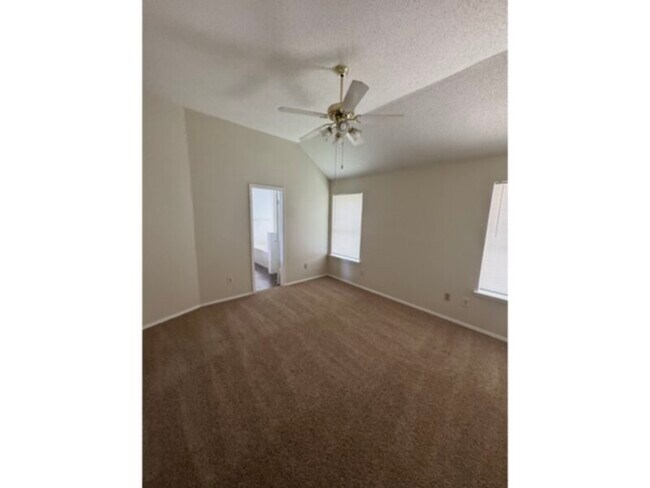 Building Photo - *3 BEDROOM IN ROWLETT*