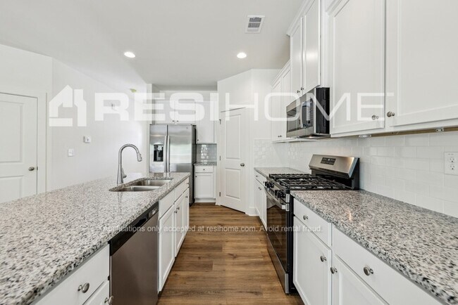 Building Photo - 1590 Barrow Xing Blvd