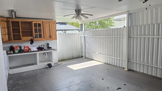 Building Photo - 2645 SW 90th Ave