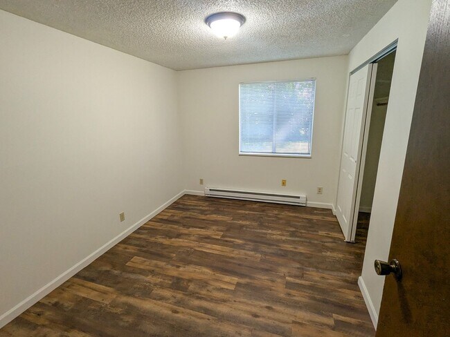 Building Photo - 4483-4485-4485 Campbell Dr SE