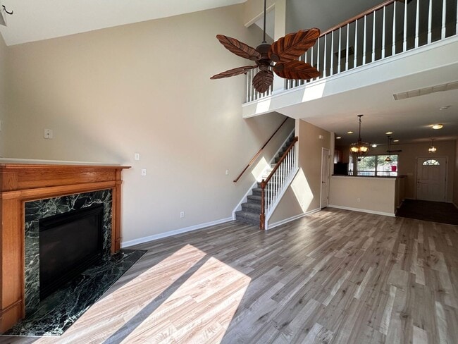 Building Photo - 927 Hunley Dr