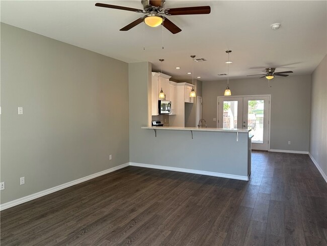 Building Photo - 1705 Talc Rd